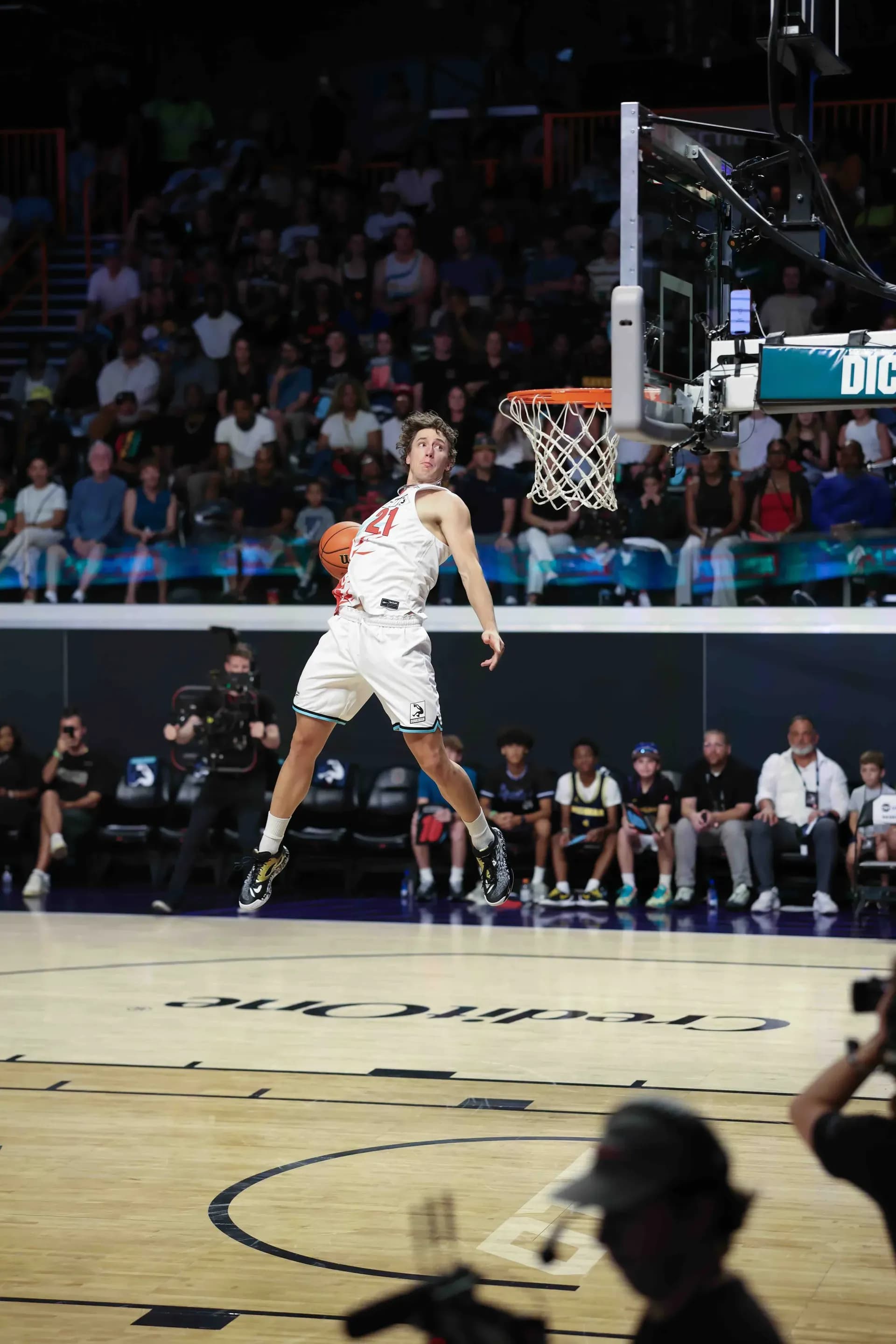 Group Stage B — dunk 1