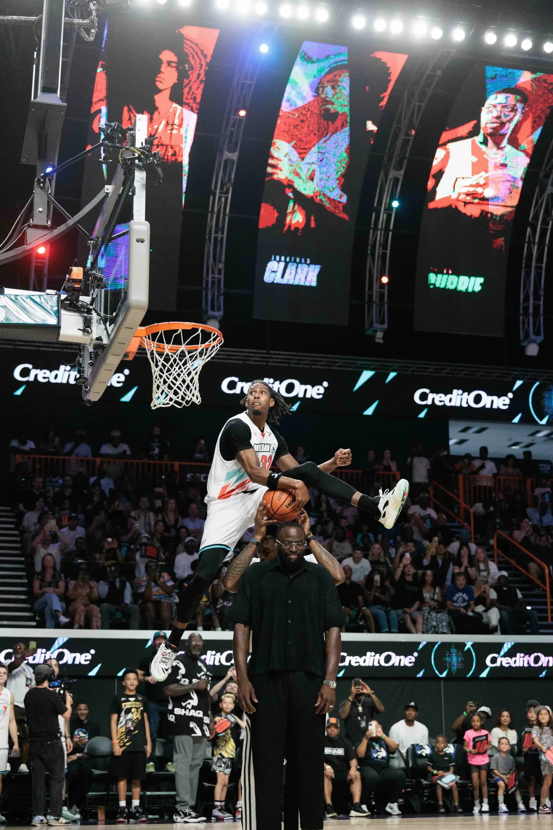Group Stage B — dunk 3